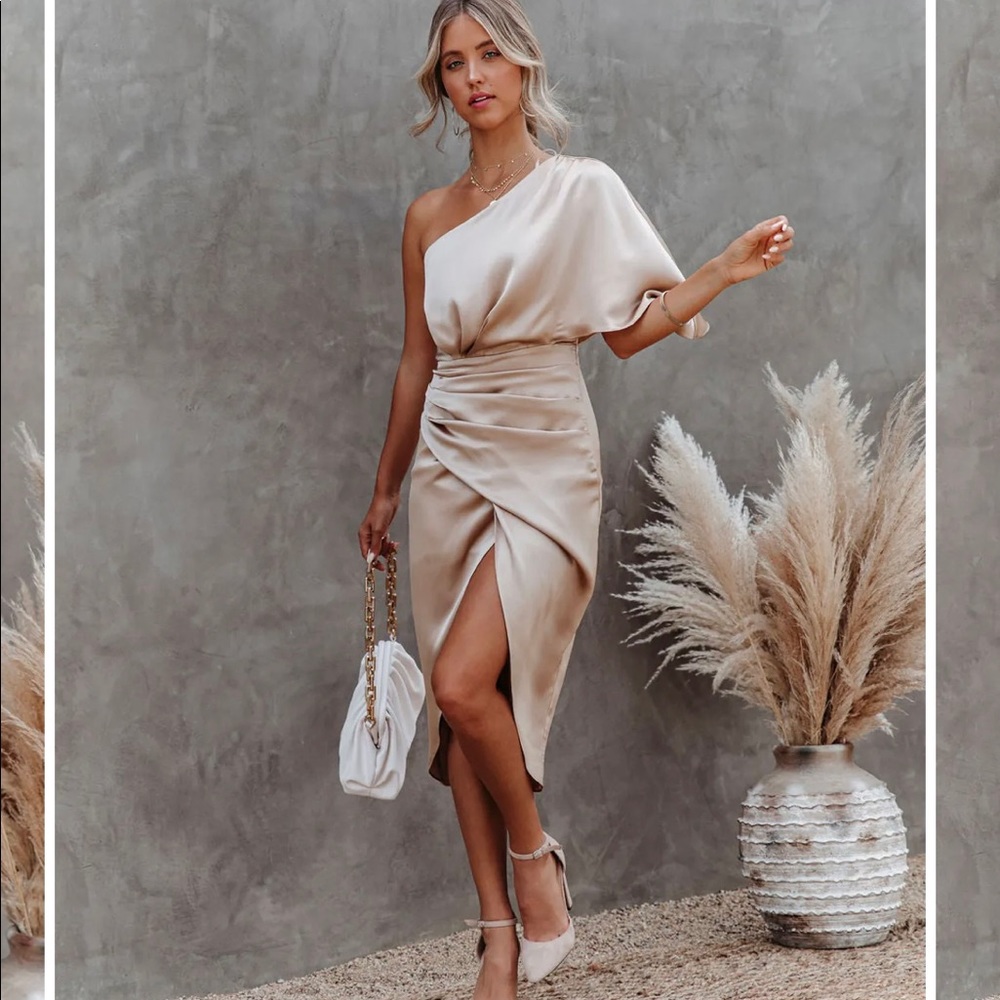 VICI DOLLS PERSIMMON ONE SHOULDER SATIN DRAPE DRESS - CHAMPAGNE
